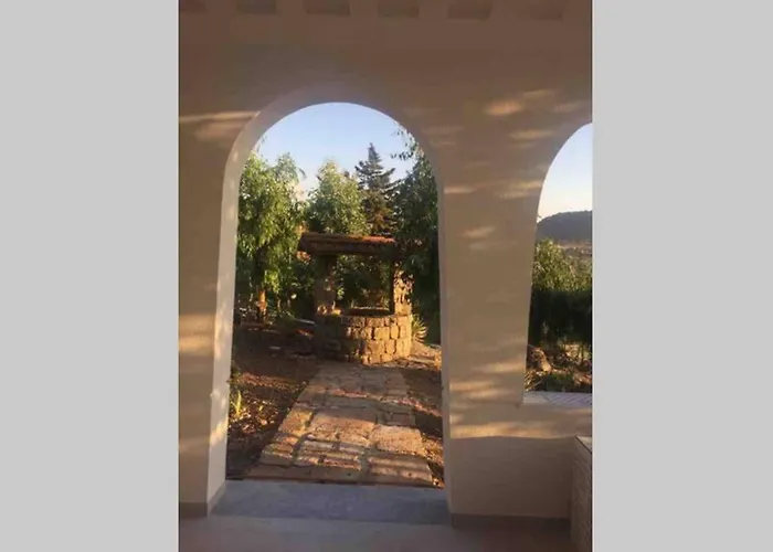 Gibilrossa Beehill Villa